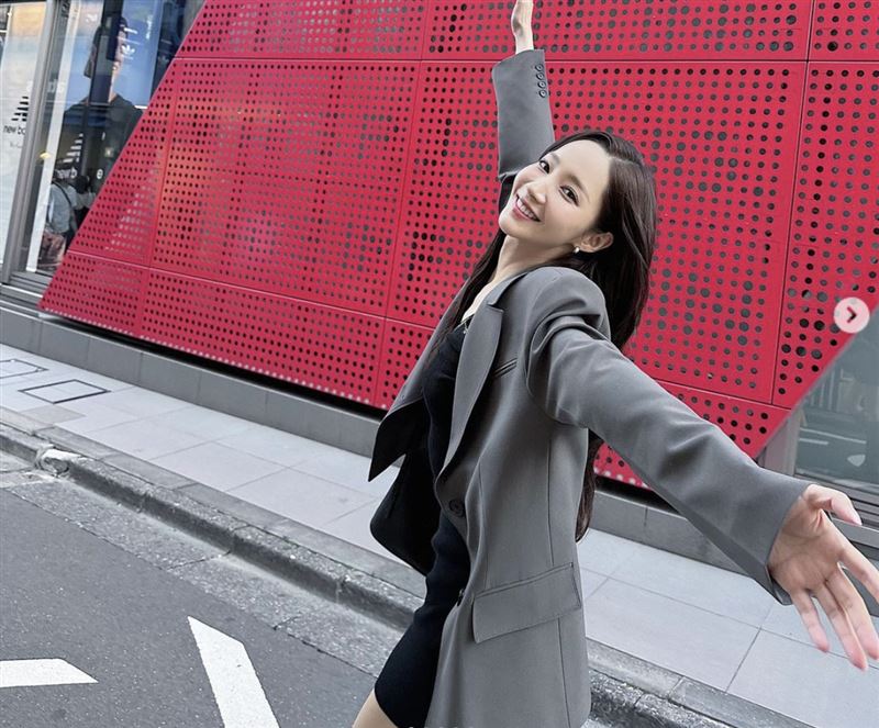 遭爆收舊愛「非法金援」！朴敏英1動作惹怒韓媒：憑什麼理直氣壯？