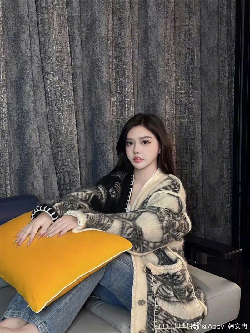 24歲網紅梅開4度！高調宣布懷二胎「整形35次蹭流量」網笑：換老公換臉