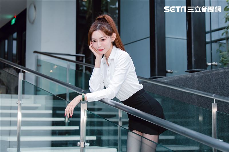 連女郎轉型2／離開連千毅！女秘書長瀨昆妮跳出「直播框」　月收翻3倍