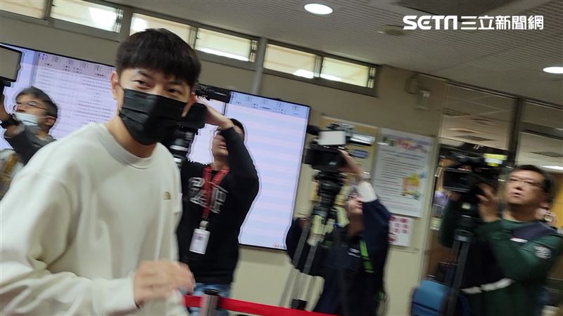 快訊／才出庭否認犯罪！宥勝社群又更新「曬照吐21字心聲」