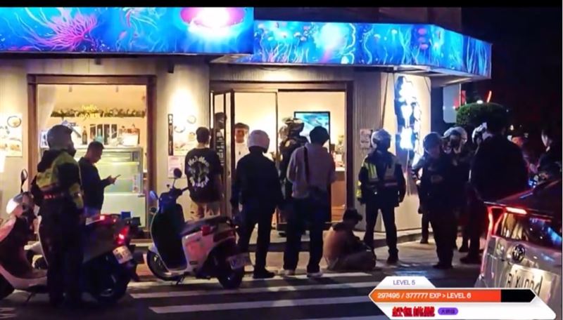 超哥疑不滿遭調侃餐點難吃暴打Toyz！被依傷害罪嫌現行犯逮捕