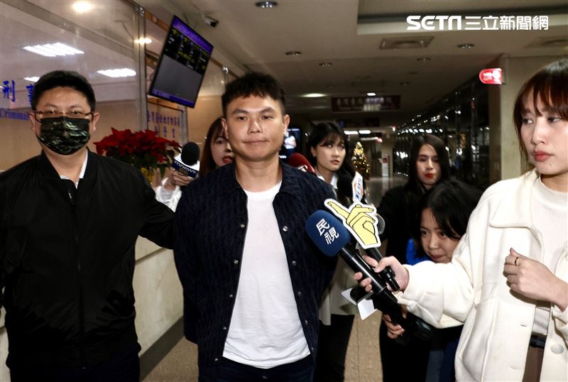 開保時捷赴北檢接超哥！駕駛「超狂身分」被起底　YT擁95萬訂閱