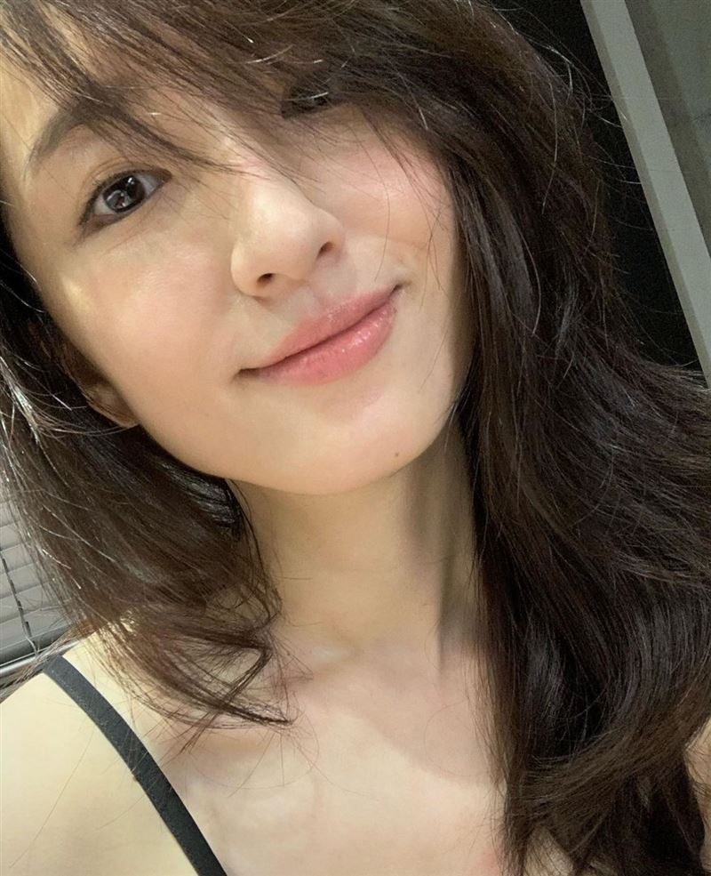 柯佳嬿爆加盟中國公司!同門「無大咖藝人」網虧:來入股的嗎?