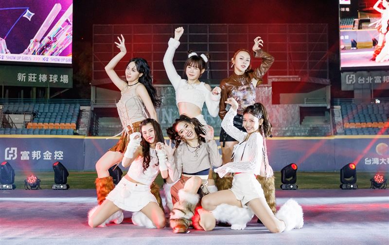 子瑜力挺好姊妹Elkie《炸裂吧！女孩》替紅隊打氣！私聊混血女神嗨翻