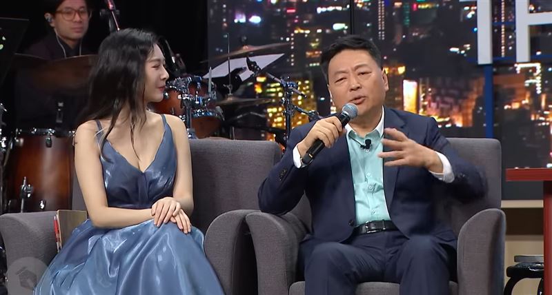 《夜夜秀》Albee道歉！網紅留1符號遭出征　槓酸民：比豬隊友可怕100倍