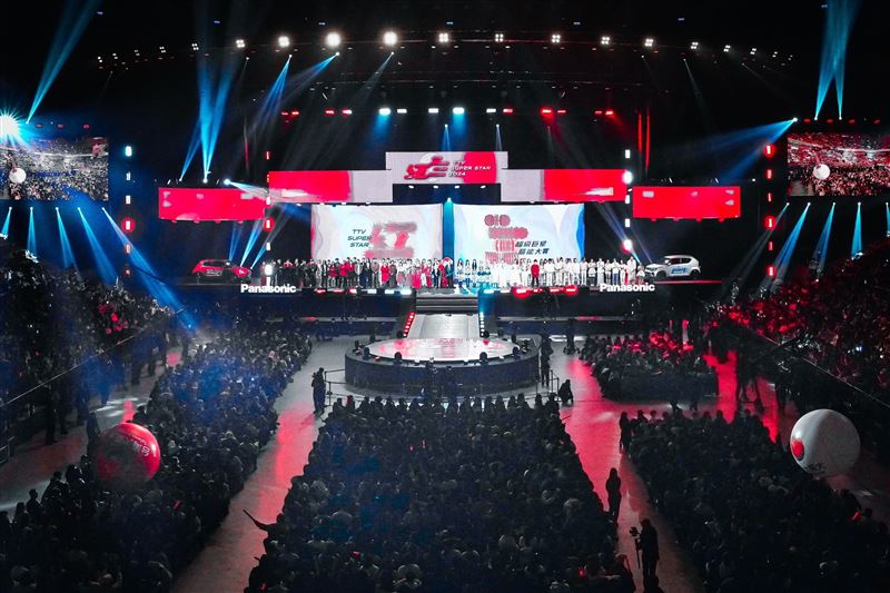 紅白華麗雙開場！蕭敬騰、林宥嘉展開大秀　30組超狂卡司接力嗨翻小巨蛋