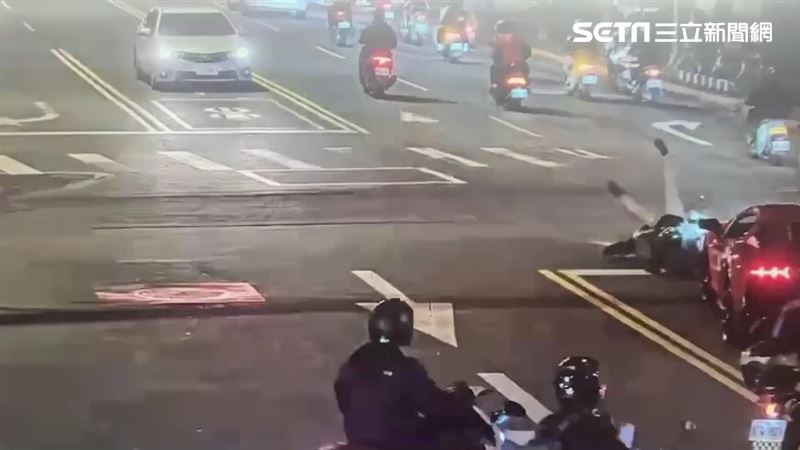 真的有前科！超哥開藍寶堅尼違規左轉　撞翻男騎士遭判拘役