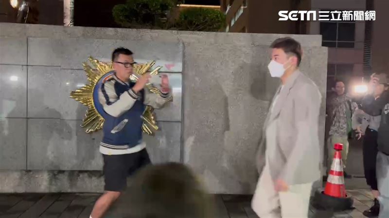 大鬧全聯、家樂福!偕攝影師鞠躬道歉 詹姆士:沒思考就去做