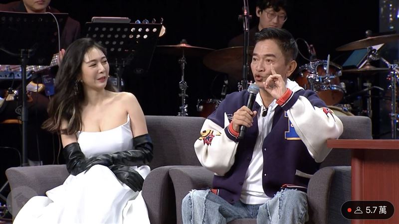 怕了？吳宗憲上《夜夜秀》多段內幕「被消音」 模仿黃安唱歌也聽不到