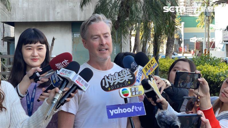 夏克立現身法院！為官司閱卷　曝黃嘉千控他施暴：自己刮的