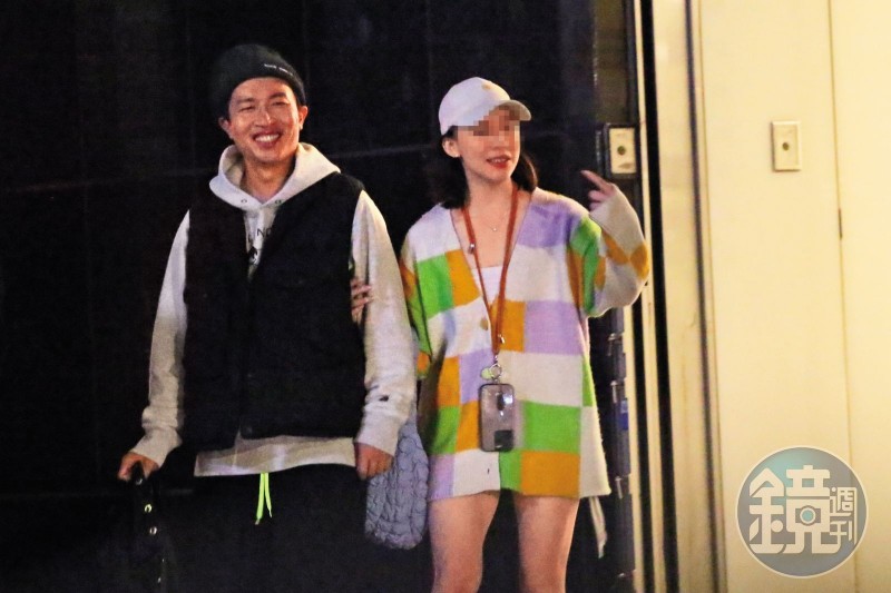 不是梓梓！張立東深夜「十指緊扣」長髮妹被拍　東區親密嬉鬧不藏了