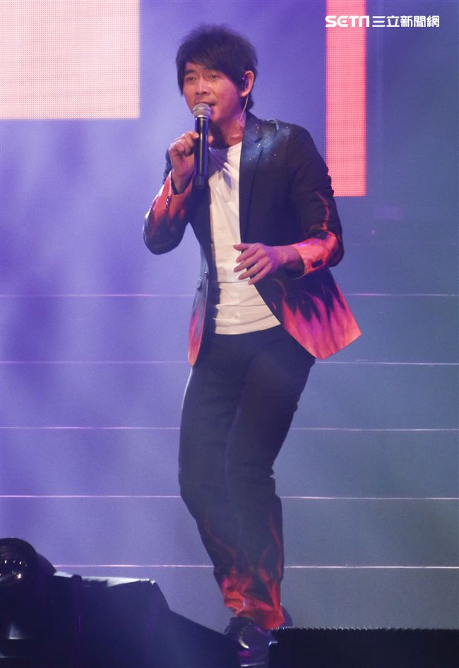 恭喜!55歲黃品源爆「再婚美女鋼琴家」經紀人59字證實喜訊