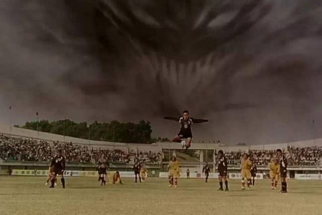 星爺一毛錢都沒花…一招召集《少林足球》4萬臨演