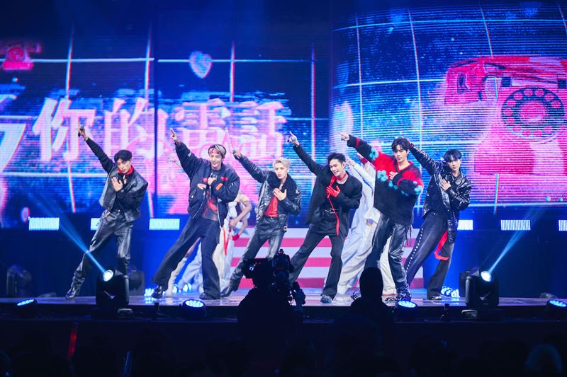 鄭運鵬帥兒進軍歌壇?真相曝光網全驚呆 他笑喊:家人都說像