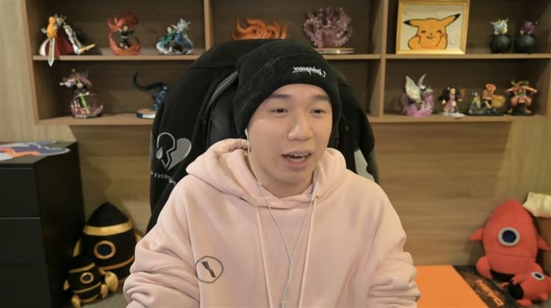 Toyz突預告求婚喜訊 甜蜜牽手畫面曝光!網:伴郎超哥?