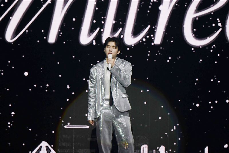 INFINITE南優鉉合體邱鋒澤！一見台下情侶吃醋了　秒做「這1事」狂爭寵