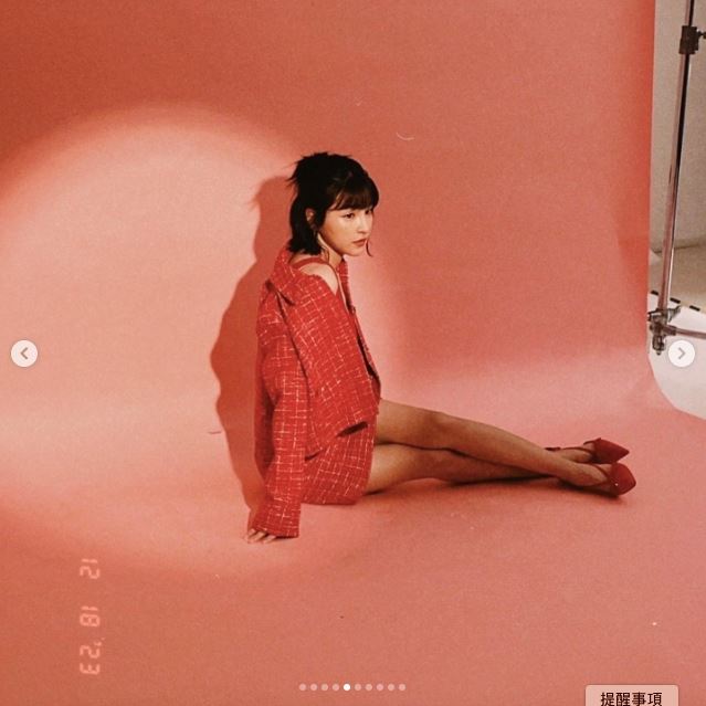 峮峮薄紗古裝照流出！「胸前挖空」激辣胴體看光　網喊：不一樣的感覺