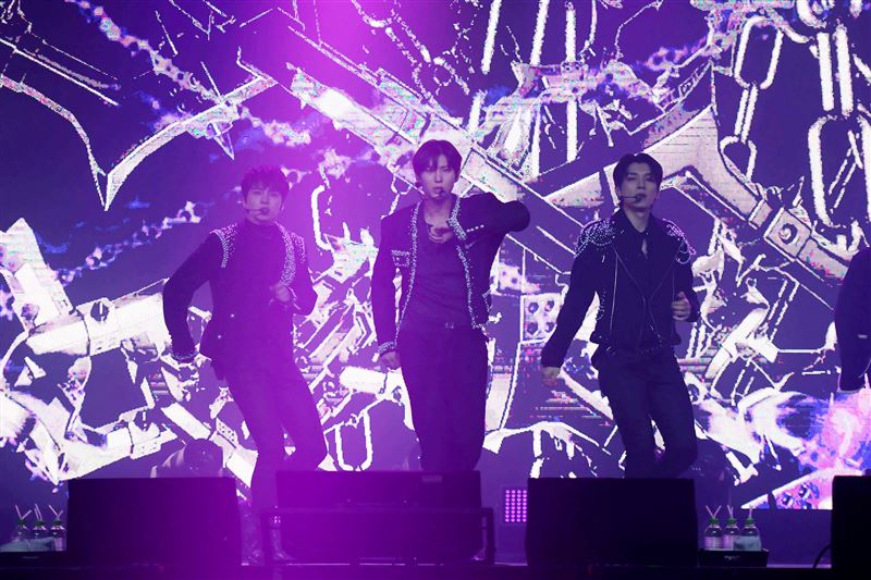 VIXX來台巧遇林俊傑！衝高雄清唱〈修煉愛情〉    無緣黃色小鴨好可惜