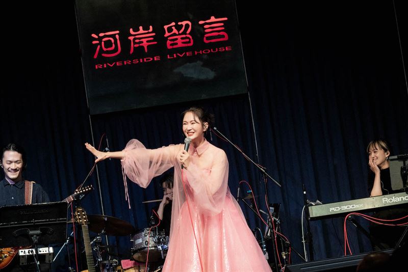 玉女歌手淡出歌壇30年！露面崩潰原因曝光「為這事」狂燒百萬頭期款