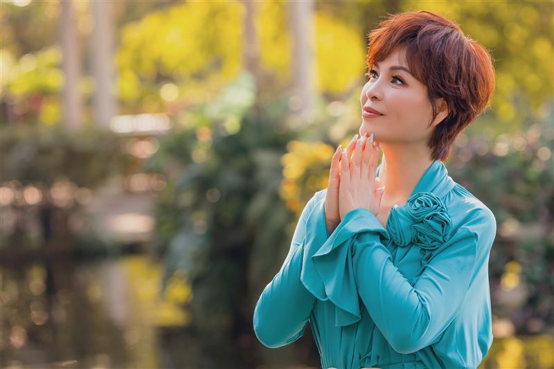 女星昔遇921強震！老公驚險救出　結婚30週年獻「驚喜大禮」閃炸