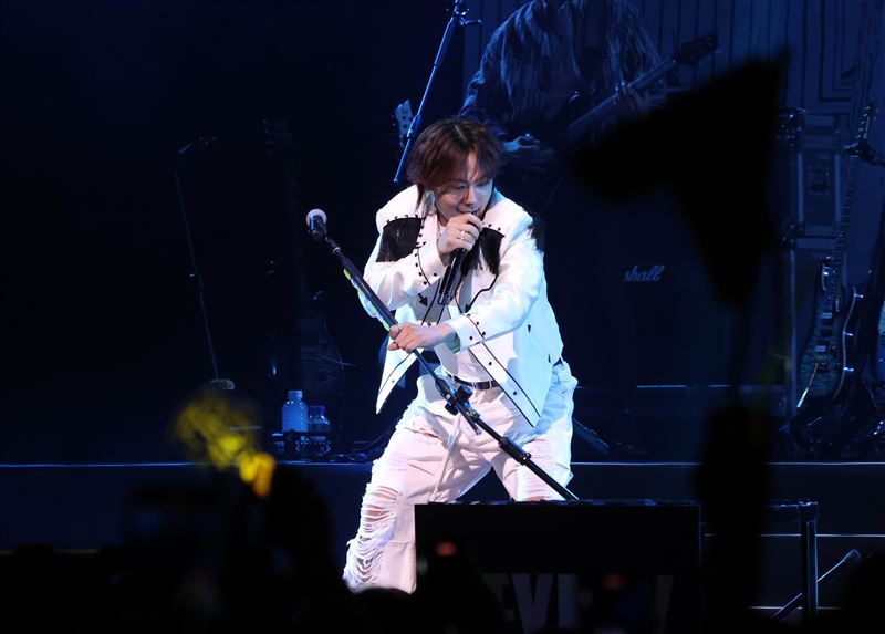 FTISLAND李洪基險摔！團員離婚2個月遭虧「恢單快樂」露面吐心聲