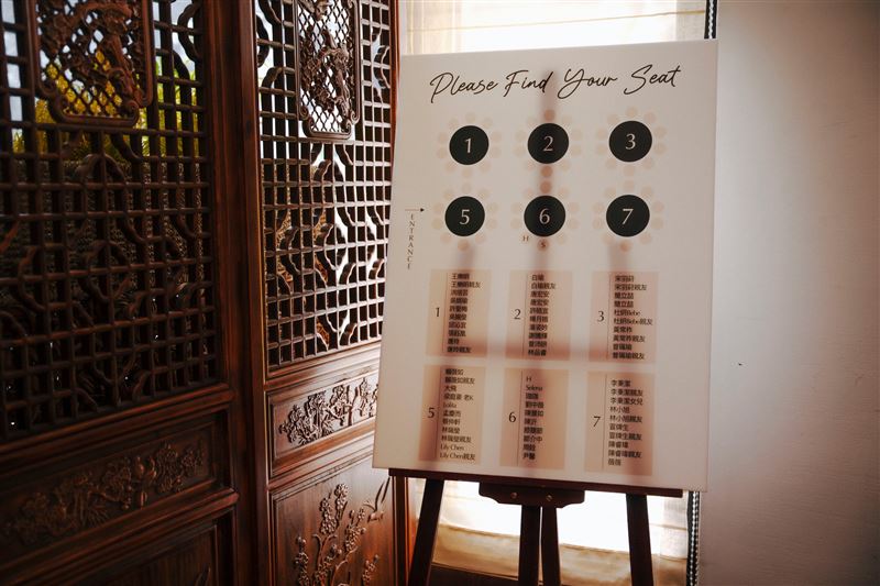 昨才宣布離婚！作家H痛哭開直播　認想挽回陳珮甄：還當是我太太