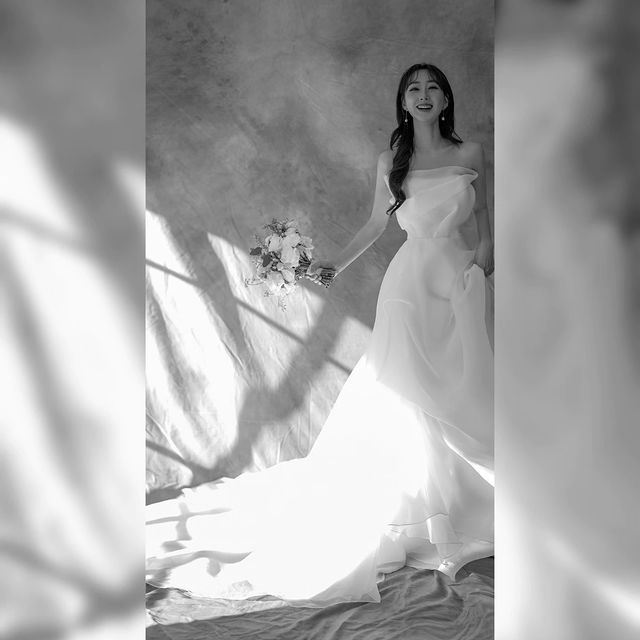 SJ銀赫「替亡父牽姐入場」...利特主持婚禮哽咽落淚 圭賢、D&E唱祝歌