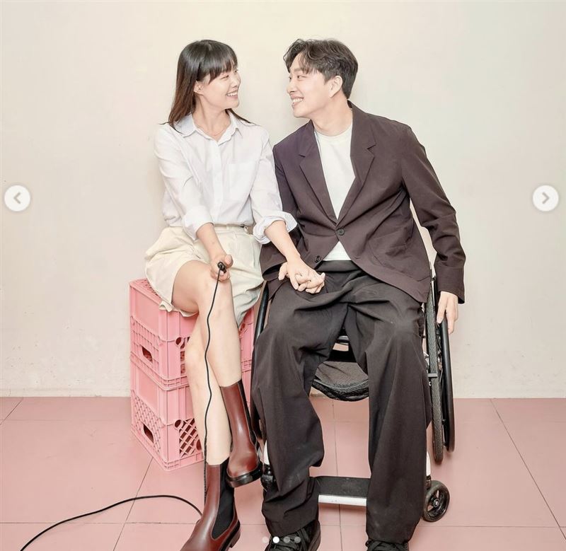 熱戀正妹女星「能有夫妻關係？」　半癱YouTuber解答了