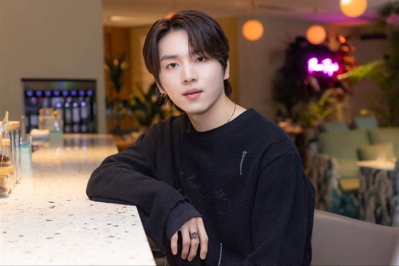 KINO公司名因裸體？求和「九澤CP」合作    三度掏手機狂洩機密