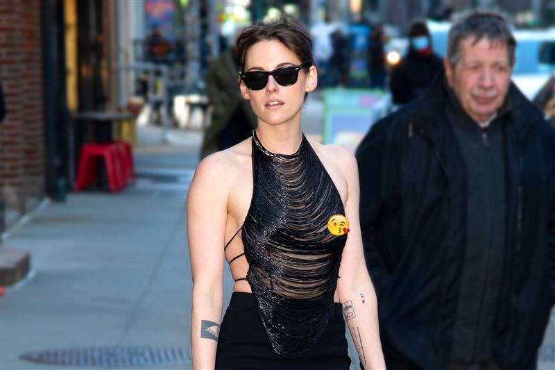 暮光女驚爆大街露點！全真空走上街「小粉紅走光」全網暴動：太性感