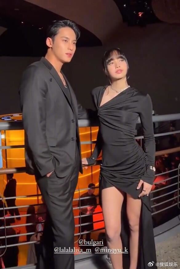 Lisa同框2大男神！驚見「他油光滿面」嚇壞　網友：歐巴怎麼了