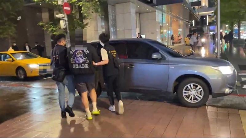 「PEETA葛格」1.5萬潮牌外套搜出麻毒!穿它北檢應訊