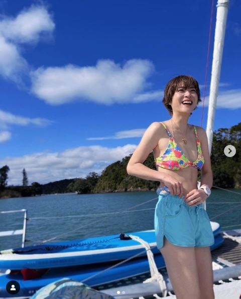 「野田妹」上野樹里罕見脫了！比基尼外洩「火辣身材」　驚人馬甲線曝