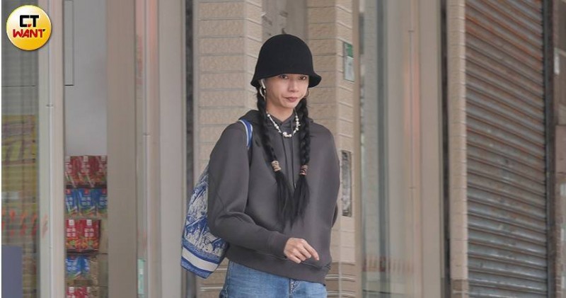 昔控黑人2度性騷！「微風女神」郭源元拜拜求開運　驚人近況曝光