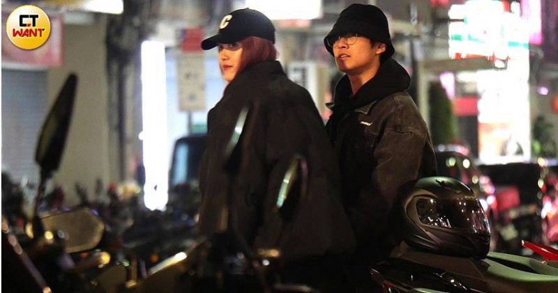 男偶像戀情曝光粉唱衰！「這四字」掀網路熱議　 《原子》疑內鬨