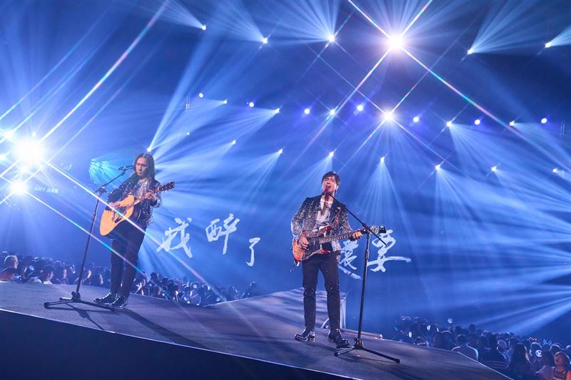 罕見放閃愛妻！顏志琳、尤秋興「獻出人生第一次」互動甜翻了