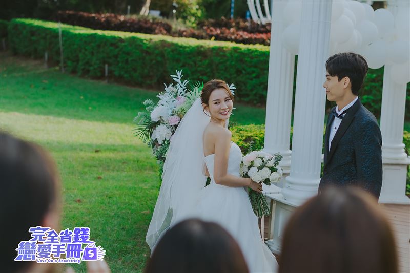 林莎獻出第一次！絕美婚紗照曝光　眾人直呼：女神降臨