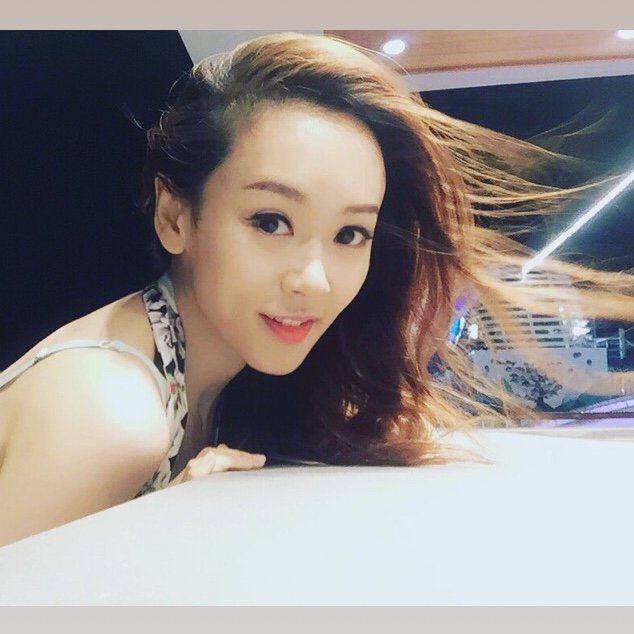 女星人氣慘淡轉戰直播!曾是選美冠軍「私聊5分鐘開價5千」網批:黑心