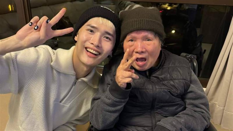 鍾明軒外婆睡夢中離世！悲痛道別：永遠當妳心目中的乖孫