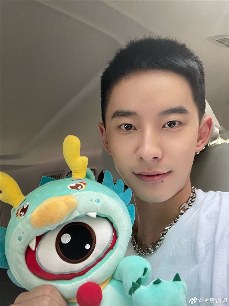 24歲陸男星被爆曾當「網黃」！過去色情帳號被挖出　他回應了