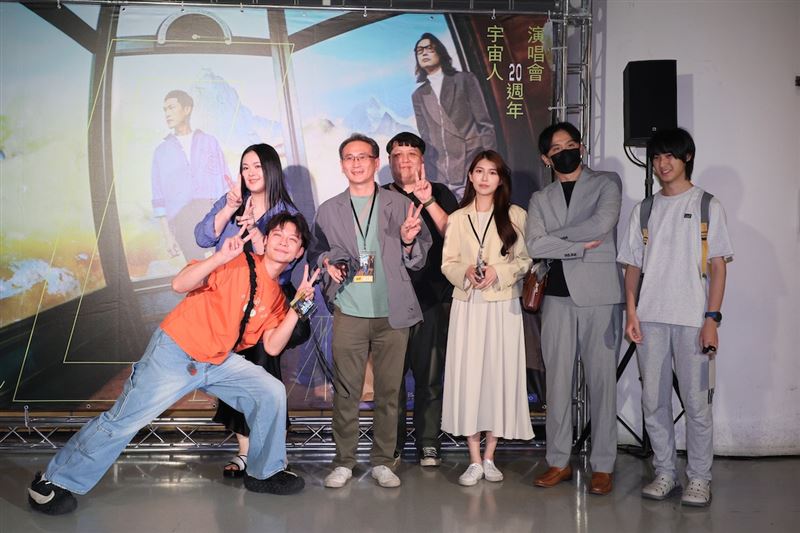 野生徳德現蹤小巨蛋!人氣狂飆爆出道 鄭運鵬露面鬆口了