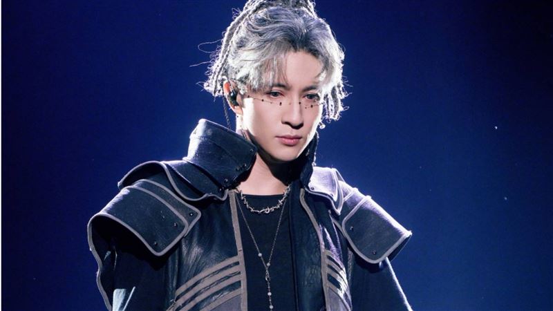 你的汗好酸喔！薛之謙「突擦男舞者汗水」舔手指　畫面曝光網炸鍋