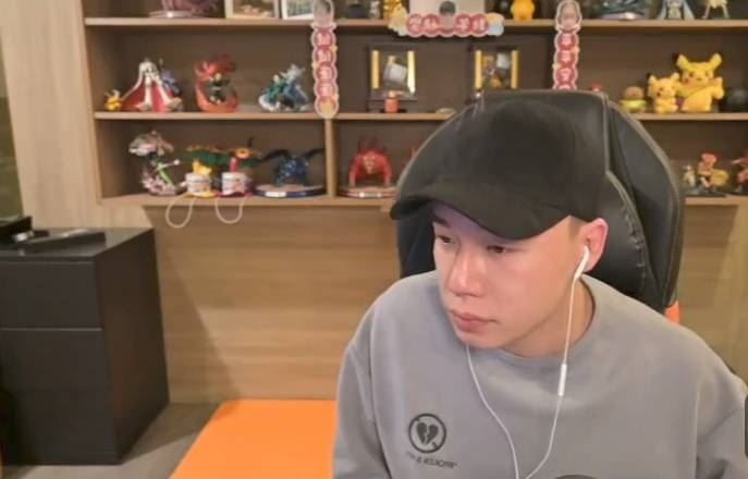 Toyz怎麼了?重病開直播突喊卡 遭警察打來質問1事