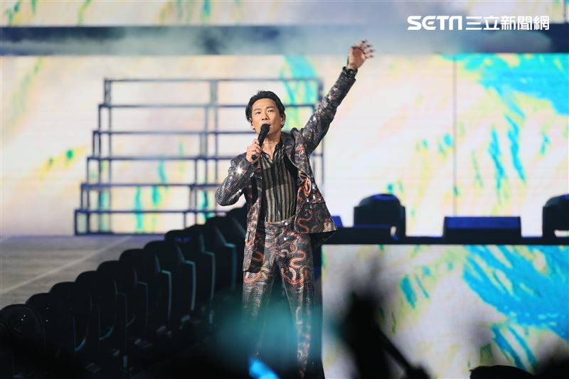 催淚!杜德偉爸爸器官衰竭逝世13年後 穿越時空3代同堂全場鼻酸