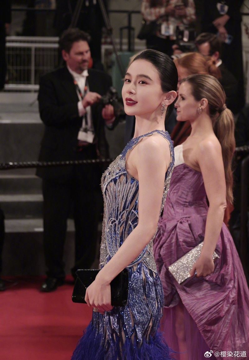 胖貓真相出爐！女星拍片蹭熱被打臉　坎城遭網出征「吃人血饅頭」逼道歉