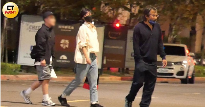 男女團員相戀找電燈泡！影帝后牛排約會　不怕「第三者」加入