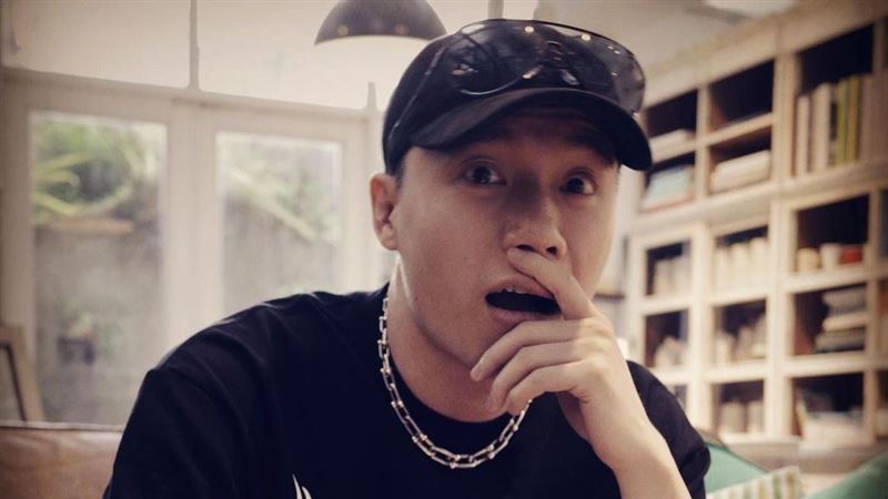 入獄又被告!Toyz暗示未成年網美「玩4P」 她PO起訴書:亂說話的代價