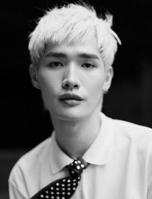 鍾明軒怎麼了?在中國突被警察攔下 奔喪返台哭了