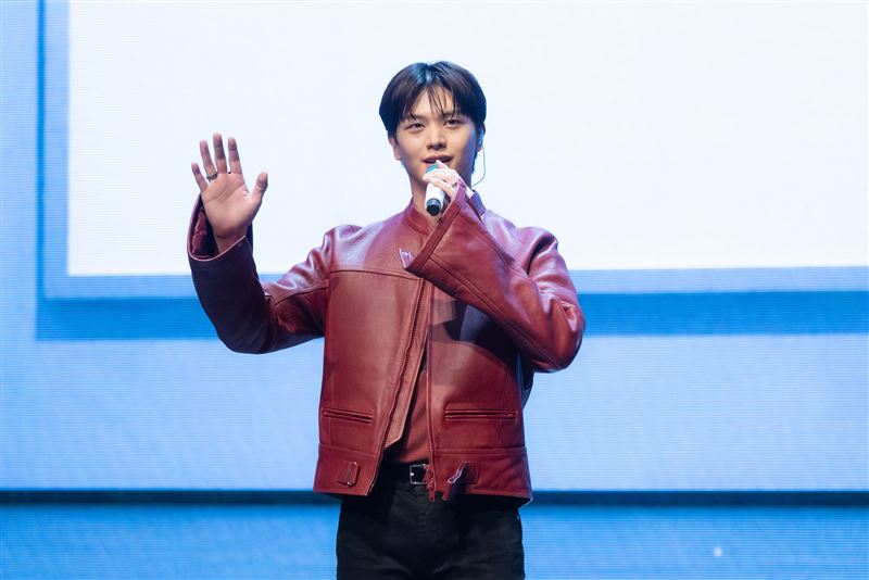 陸星材台語打招呼!「再來台許驚人心願」 被「滿漢大餐」為之驚艷