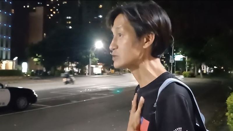 唐治平現身派出所了!眼神憔悴現況曝光 將領取母親死亡證明書